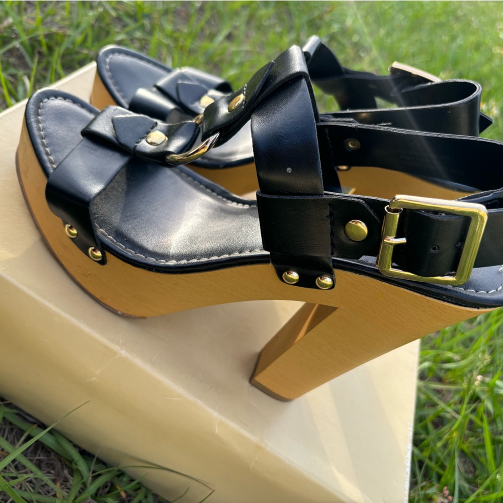 Heels - Picture 4 of 6